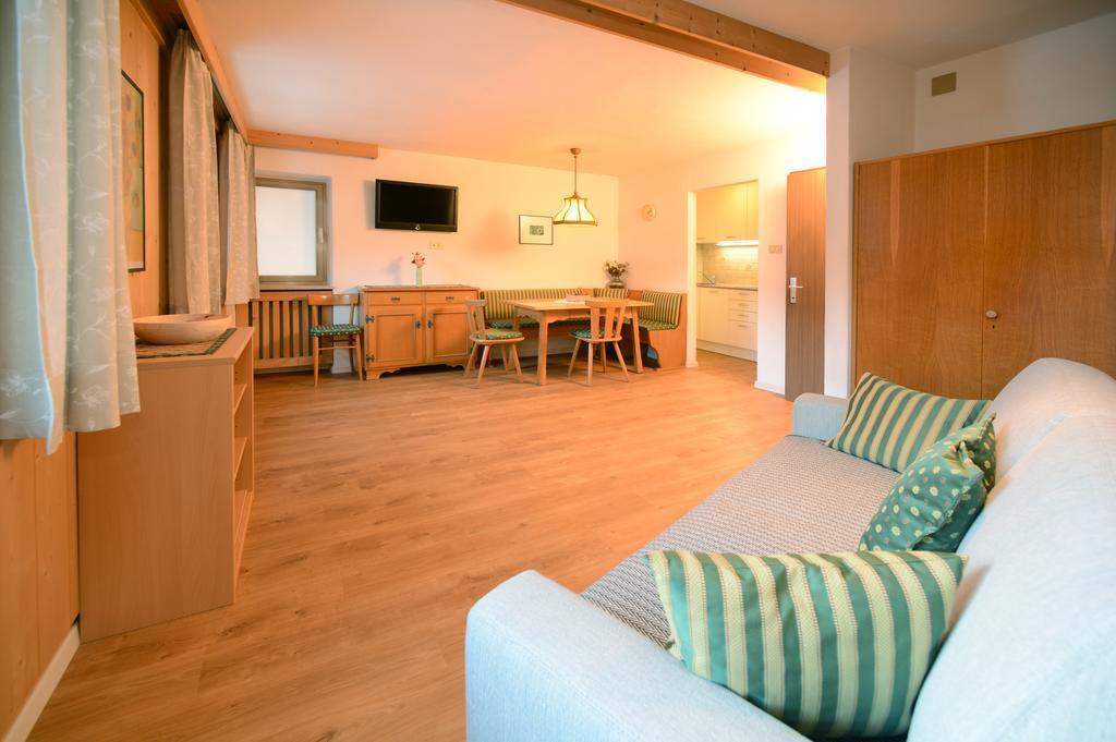 Apartments Villa Rosa سيلفا دي فال جاردينا الغرفة الصورة